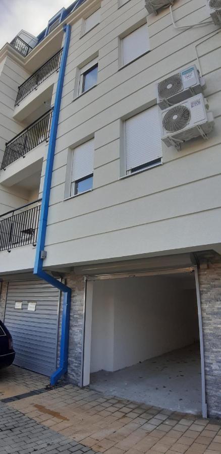 Apartamento Cvetkovic Lux Аpartmani & Free Garaza Vrnjačka Banja Exterior foto