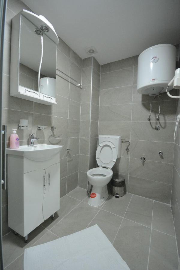 Apartamento Cvetkovic Lux Аpartmani & Free Garaza Vrnjačka Banja Exterior foto