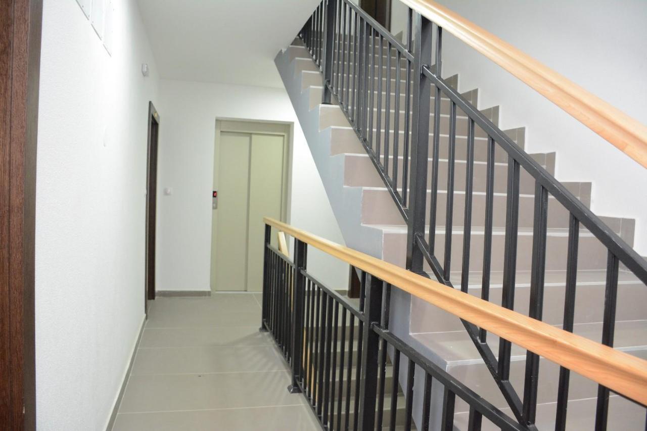 Apartamento Cvetkovic Lux Аpartmani & Free Garaza Vrnjačka Banja Exterior foto